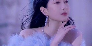 洪紫千荣登《华人英才》封面人物 绽放新时代青年力量