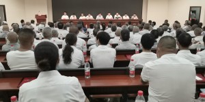 上渡街道开展“七一”表彰暨“光荣在党50年”纪念章颁发仪式