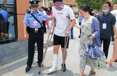 【护航高考】新化公安助力高考学子圆梦￼